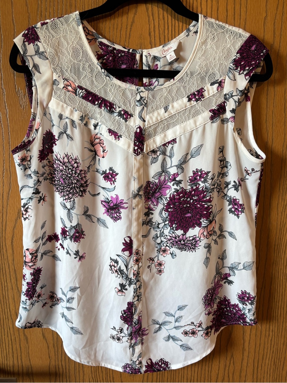 Women's Floral Lace Yoke Sleeveless Top - White & Purples